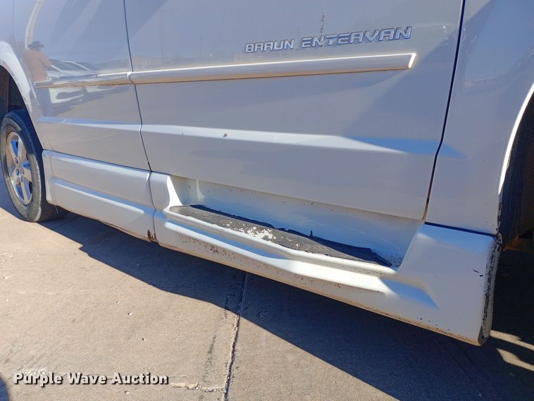 image for item EO0518 2010 Dodge Grand Caravan SE handicap accessible van