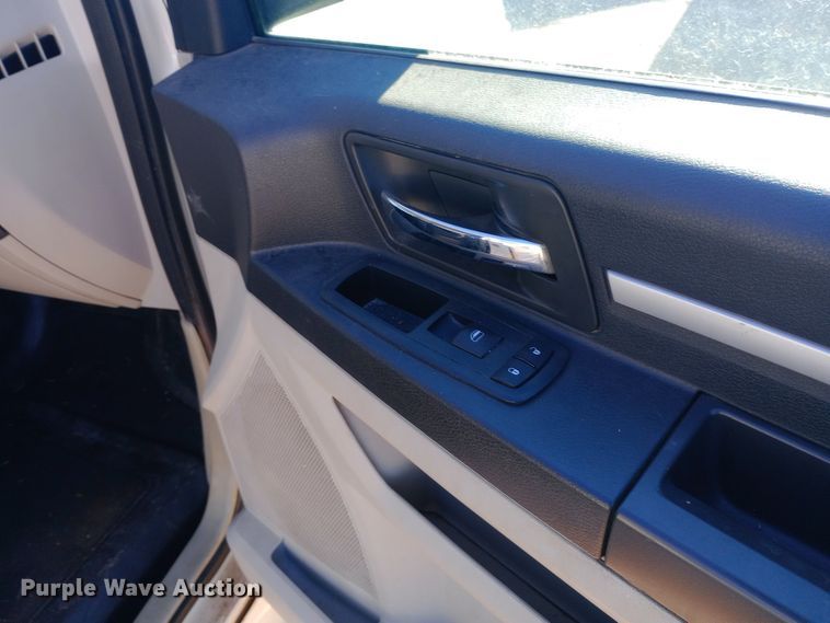 image for item EO0518 2010 Dodge Grand Caravan SE handicap accessible van