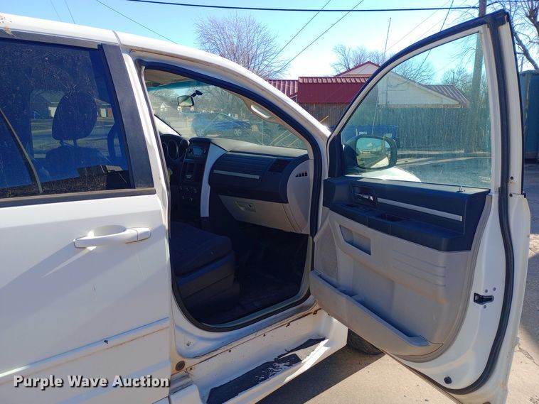 image for item EO0518 2010 Dodge Grand Caravan SE handicap accessible van
