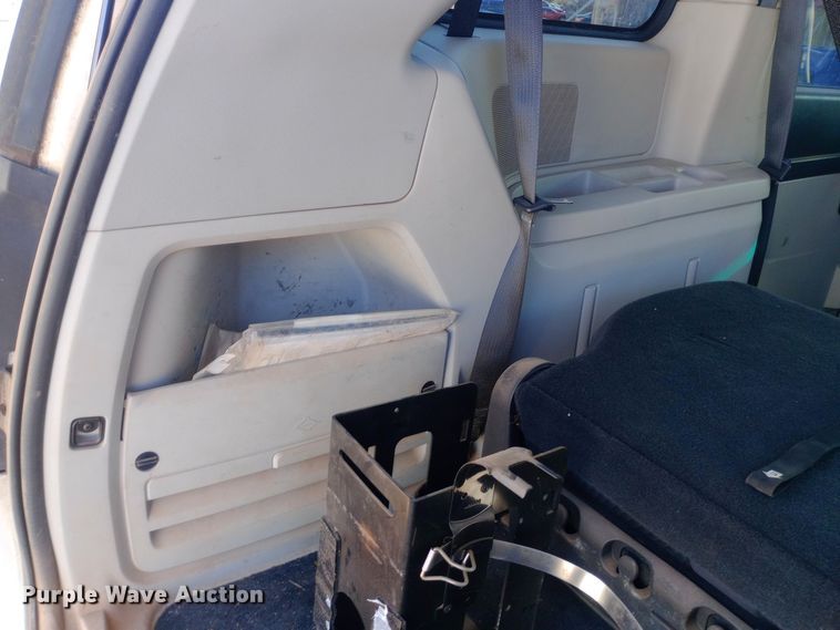 image for item EO0518 2010 Dodge Grand Caravan SE handicap accessible van