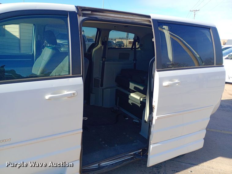 image for item EO0518 2010 Dodge Grand Caravan SE handicap accessible van