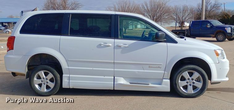 image for item EO0519 2016 Dodge Grand Caravan handicap accessible van