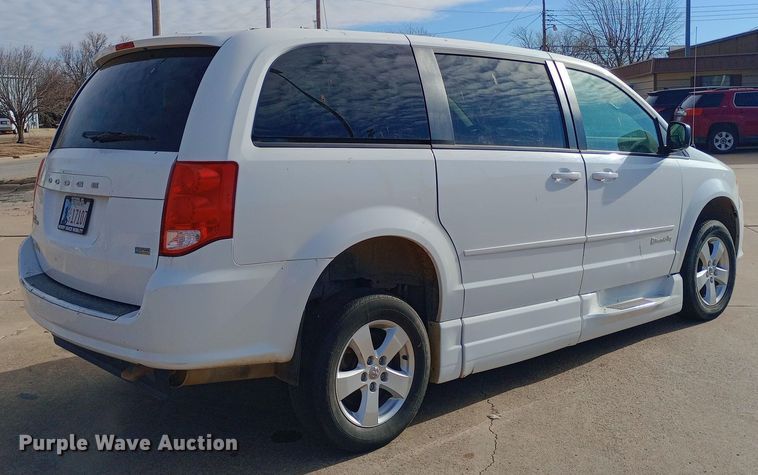 image for item EO0519 2016 Dodge Grand Caravan handicap accessible van