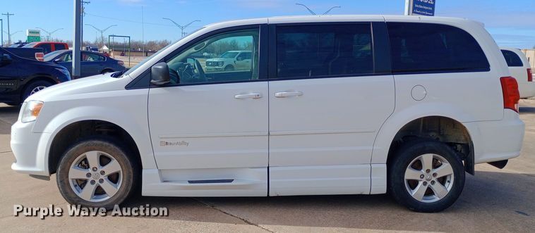 image for item EO0519 2016 Dodge Grand Caravan handicap accessible van