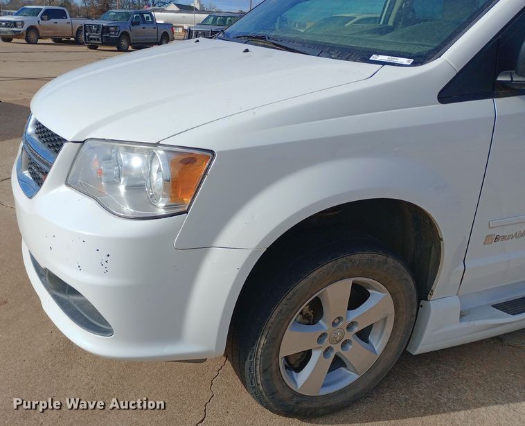 image for item EO0519 2016 Dodge Grand Caravan handicap accessible van