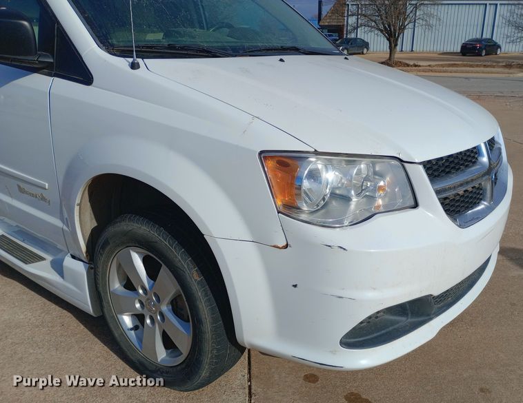 image for item EO0519 2016 Dodge Grand Caravan handicap accessible van