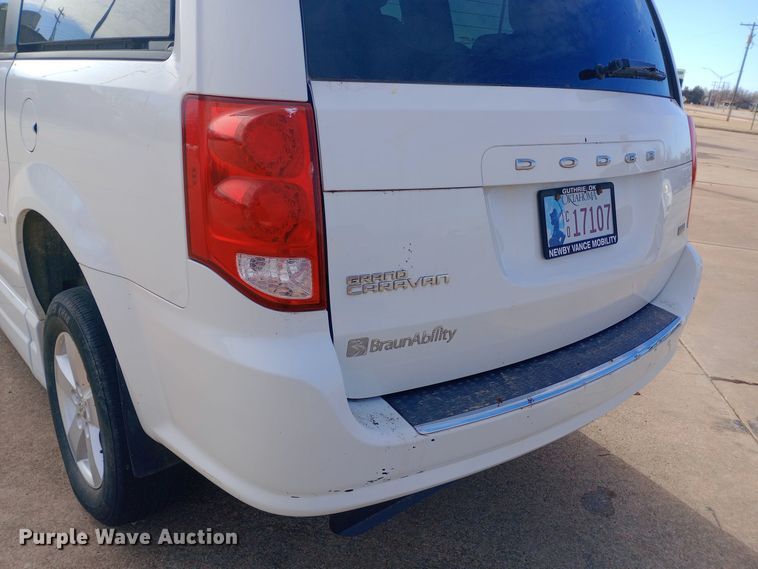image for item EO0519 2016 Dodge Grand Caravan handicap accessible van