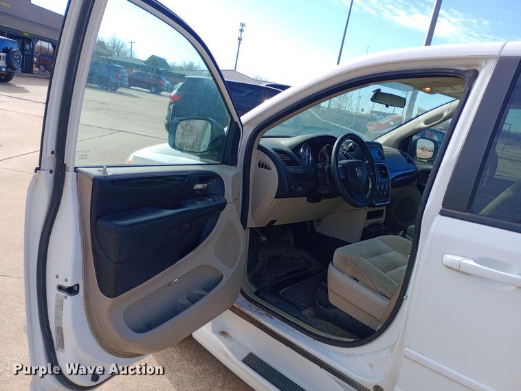 image for item EO0519 2016 Dodge Grand Caravan handicap accessible van