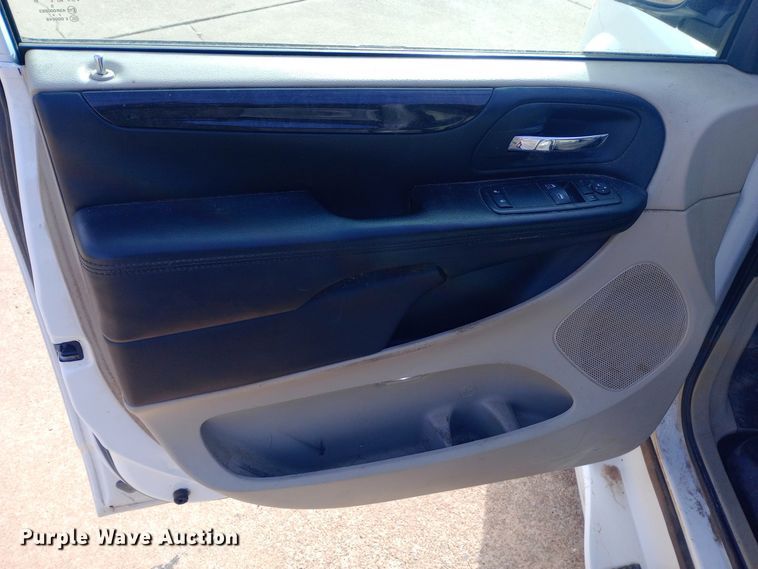 image for item EO0519 2016 Dodge Grand Caravan handicap accessible van