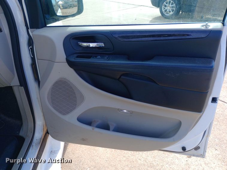 image for item EO0519 2016 Dodge Grand Caravan handicap accessible van