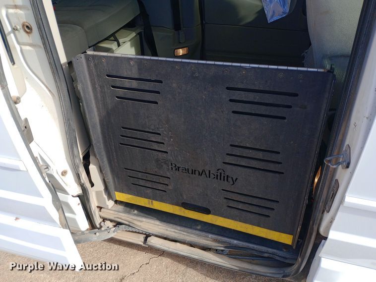 image for item EO0519 2016 Dodge Grand Caravan handicap accessible van