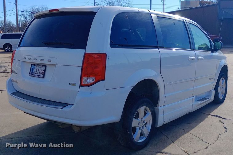 image for item EO0520 2016 Dodge  Grand Caravan  handicap accessible van