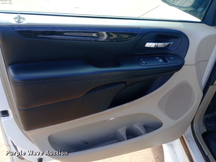 image for item EO0520 2016 Dodge  Grand Caravan  handicap accessible van