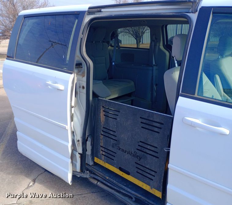 image for item EO0520 2016 Dodge  Grand Caravan  handicap accessible van