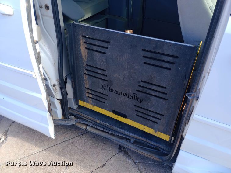 image for item EO0520 2016 Dodge  Grand Caravan  handicap accessible van