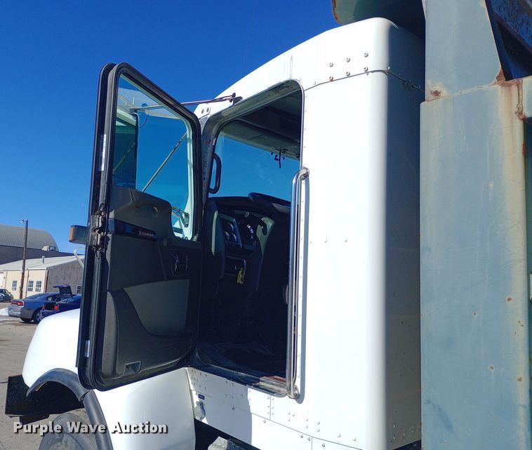 image for item EO0531 2010 Kenworth T470 dump truck