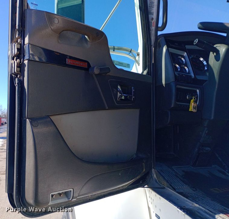 image for item EO0531 2010 Kenworth T470 dump truck