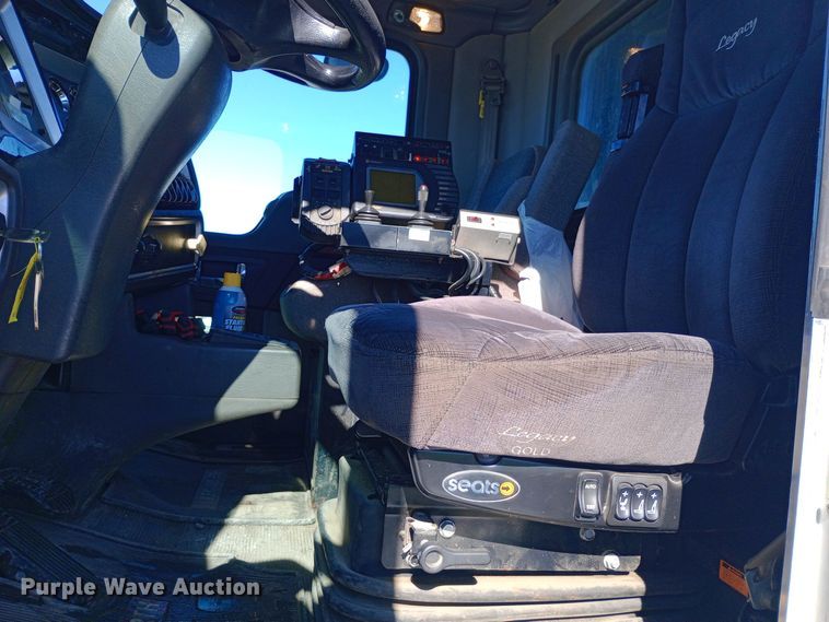 image for item EO0531 2010 Kenworth T470 dump truck