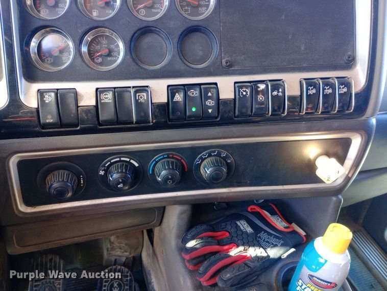 image for item EO0531 2010 Kenworth T470 dump truck