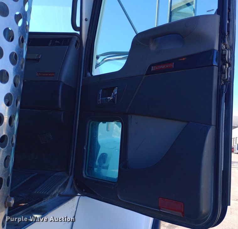 image for item EO0531 2010 Kenworth T470 dump truck