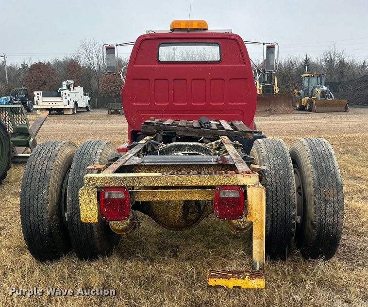 image for item ER1036 1986 Chevrolet C70 truck cab and chassis