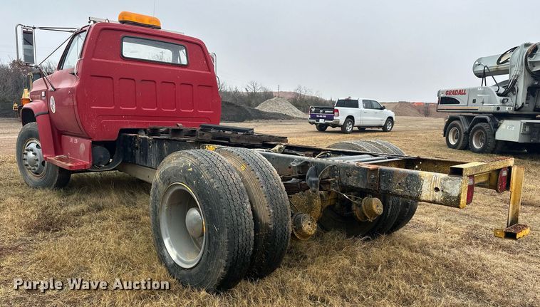 image for item ER1036 1986 Chevrolet C70 truck cab and chassis