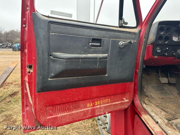 image for item ER1036 1986 Chevrolet C70 truck cab and chassis