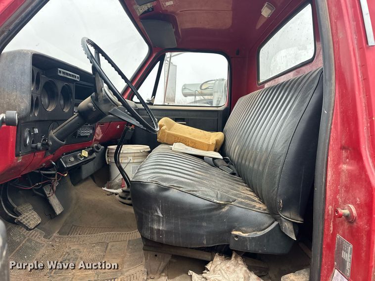 image for item ER1036 1986 Chevrolet C70 truck cab and chassis