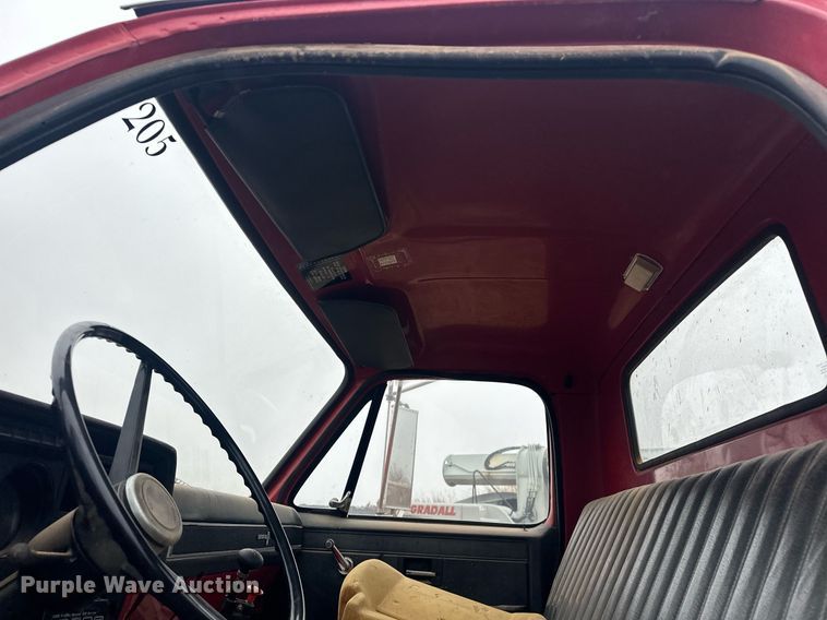 image for item ER1036 1986 Chevrolet C70 truck cab and chassis