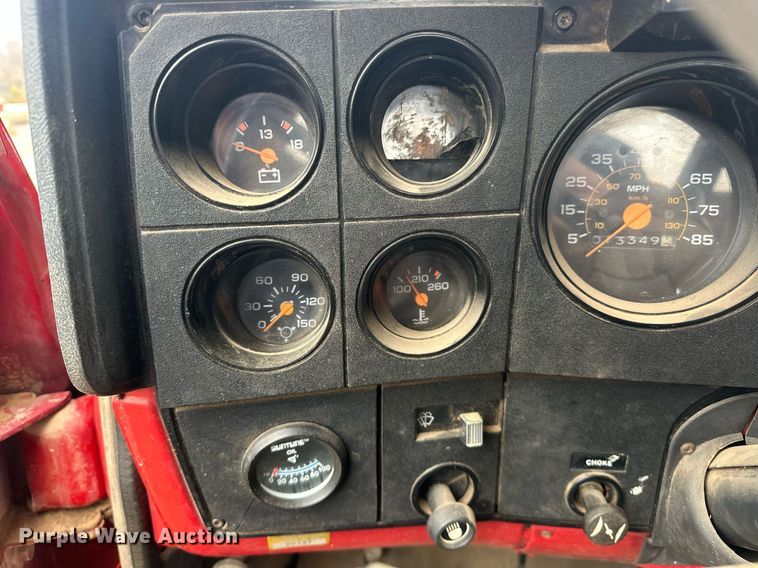 image for item ER1036 1986 Chevrolet C70 truck cab and chassis