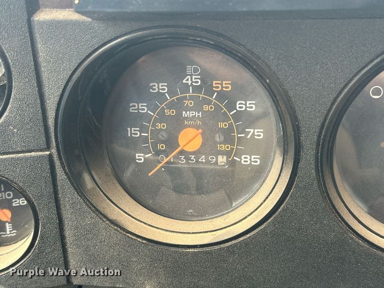 image for item ER1036 1986 Chevrolet C70 truck cab and chassis