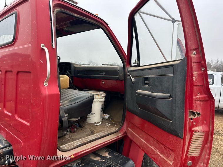 image for item ER1036 1986 Chevrolet C70 truck cab and chassis
