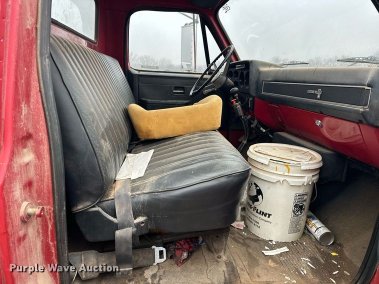 image for item ER1036 1986 Chevrolet C70 truck cab and chassis