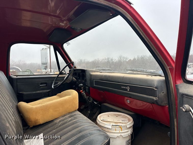 image for item ER1036 1986 Chevrolet C70 truck cab and chassis