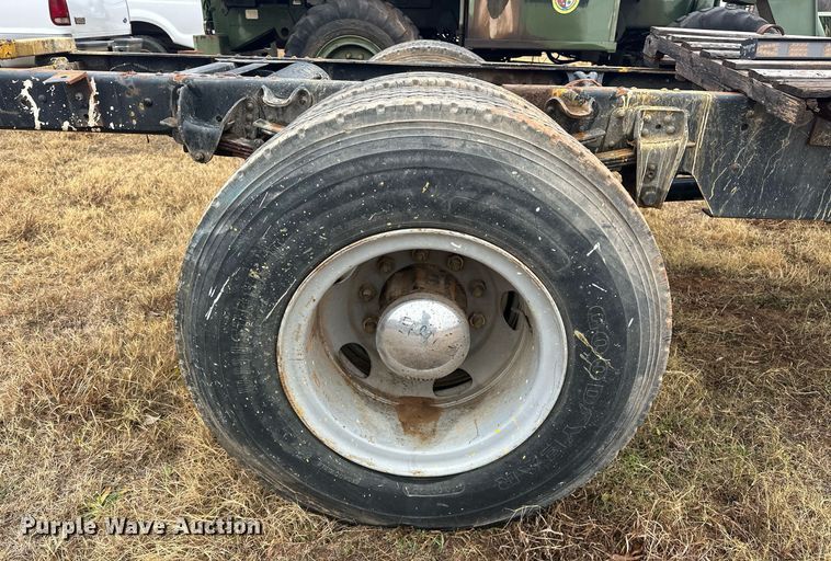 image for item ER1036 1986 Chevrolet C70 truck cab and chassis