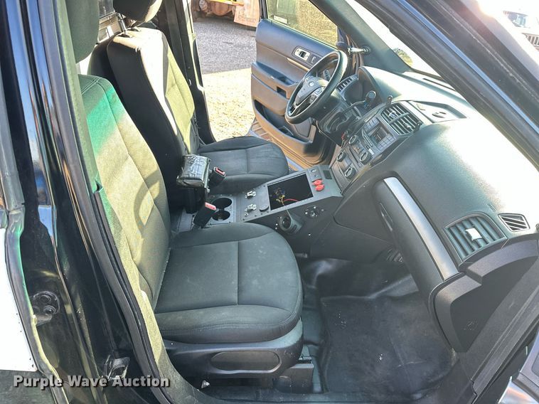 image for item ER4848 2016 Ford Explorer police interceptor SUV