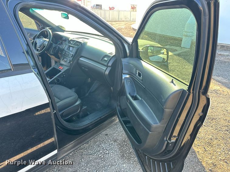 image for item ER4848 2016 Ford Explorer police interceptor SUV