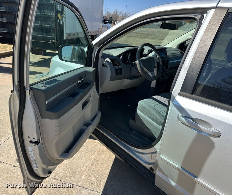 image for item ER4849 2010 Dodge Grand Caravan van