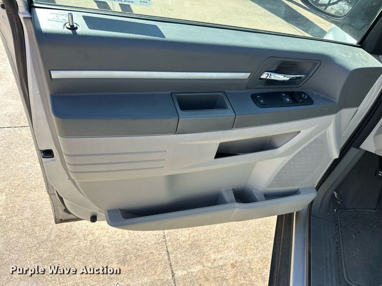 image for item ER4849 2010 Dodge Grand Caravan van