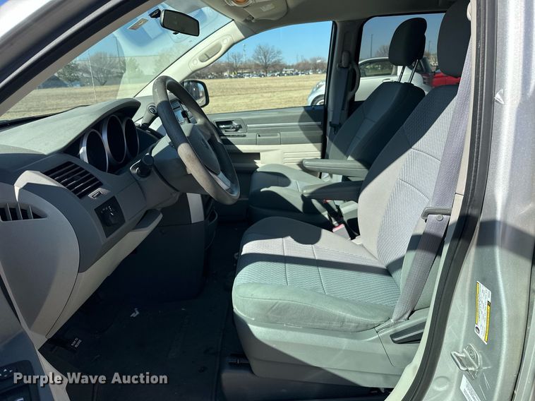 image for item ER4849 2010 Dodge Grand Caravan van