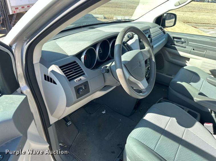 image for item ER4849 2010 Dodge Grand Caravan van