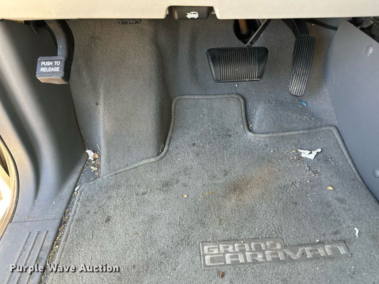 image for item ER4849 2010 Dodge Grand Caravan van