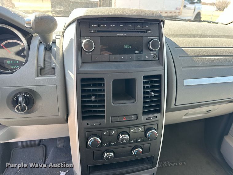 image for item ER4849 2010 Dodge Grand Caravan van