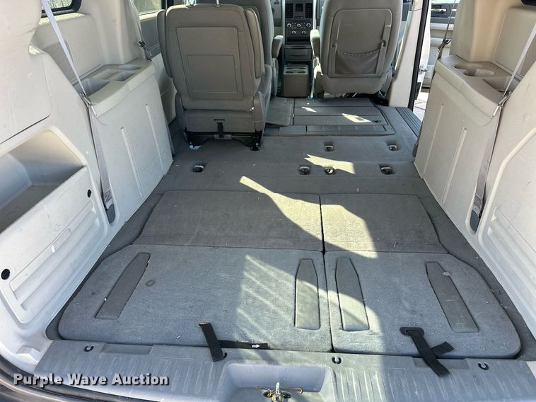image for item ER4849 2010 Dodge Grand Caravan van