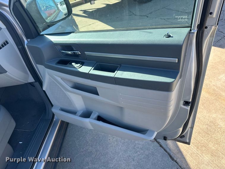 image for item ER4849 2010 Dodge Grand Caravan van