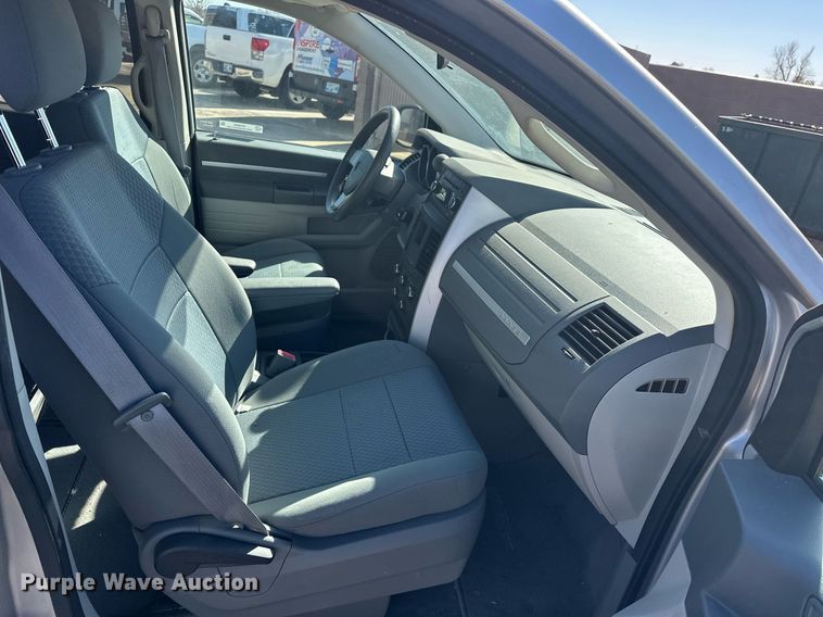 image for item ER4849 2010 Dodge Grand Caravan van