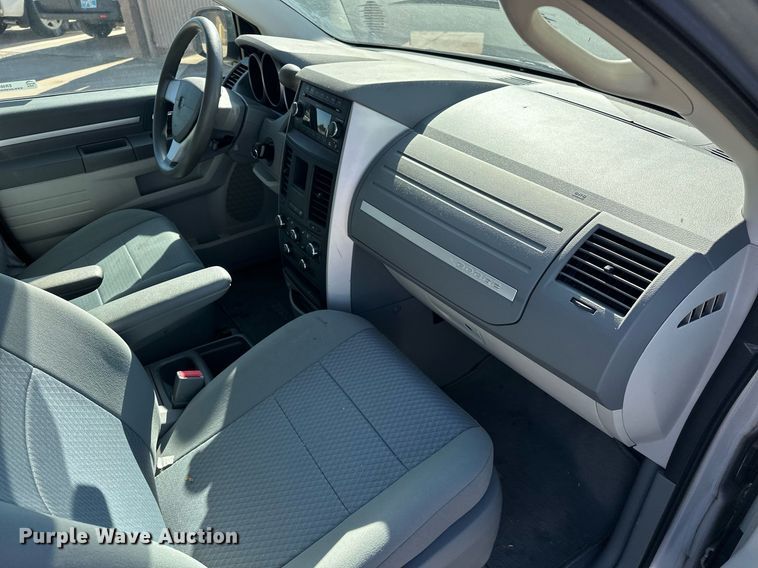 image for item ER4849 2010 Dodge Grand Caravan van