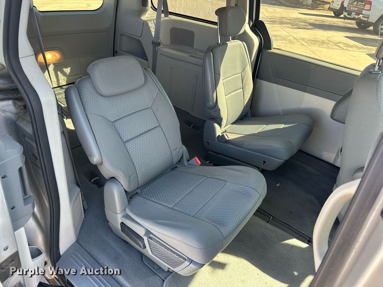 image for item ER4849 2010 Dodge Grand Caravan van