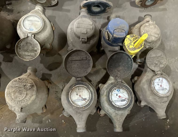 image for item ER4852 Approximately 1,237 brass water meters