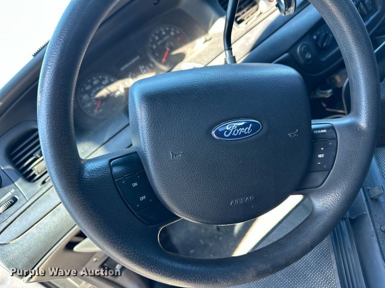 image for item ER8631 2006 Ford Crown Victoria Police Interceptor 